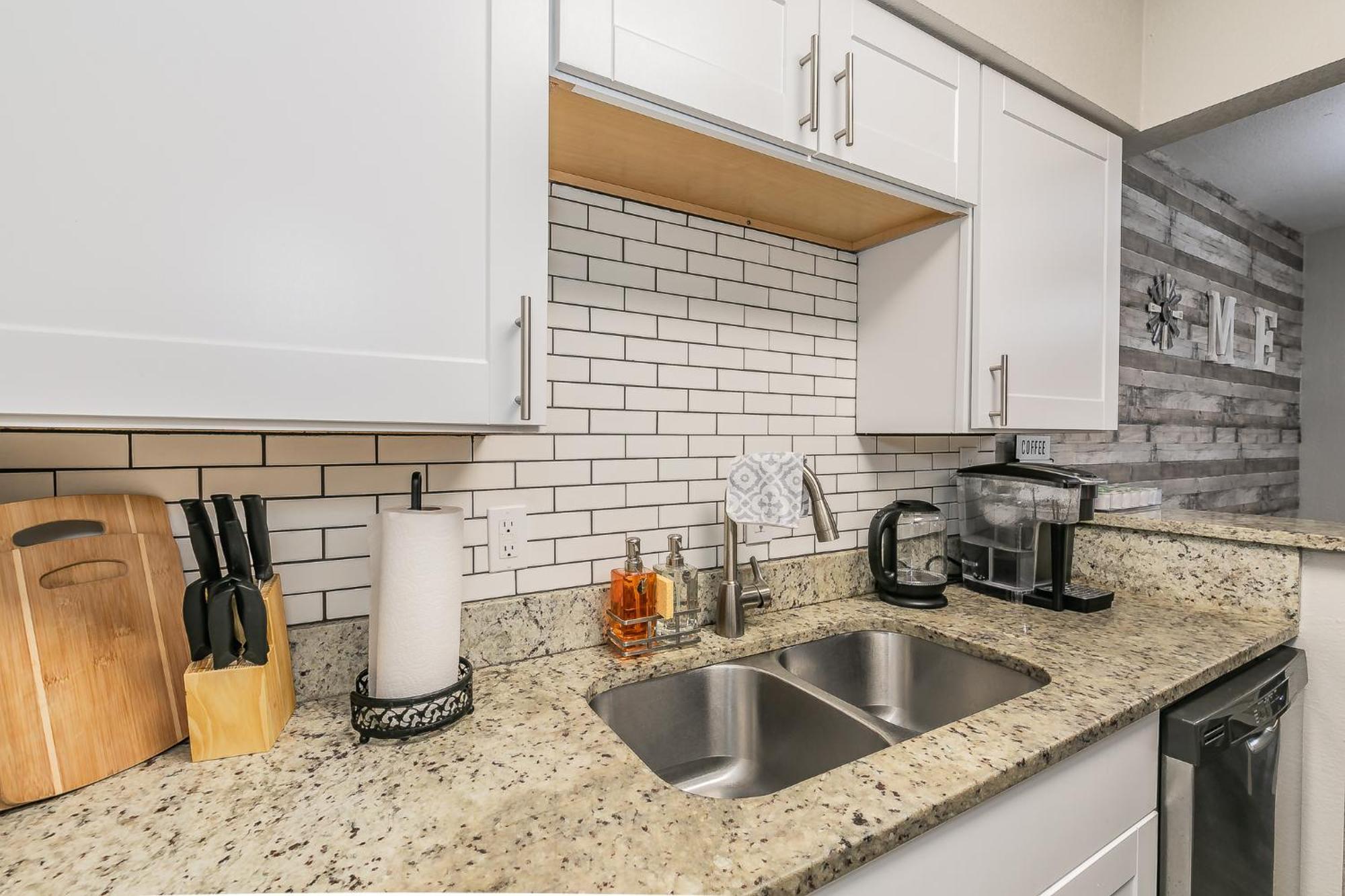 Cozy 2Br Farmhouse Apt - Sleeps 8 - Free Parking! Arlington Exterior foto