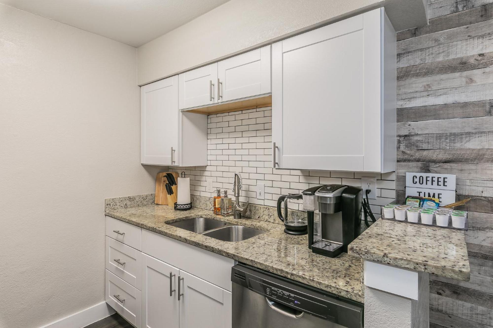 Cozy 2Br Farmhouse Apt - Sleeps 8 - Free Parking! Arlington Exterior foto